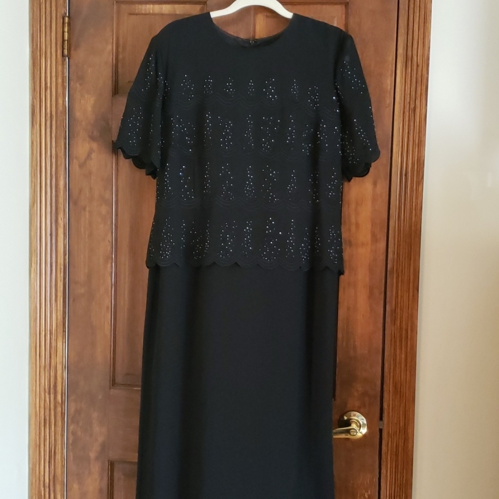 Dress - Picture 1 of 1